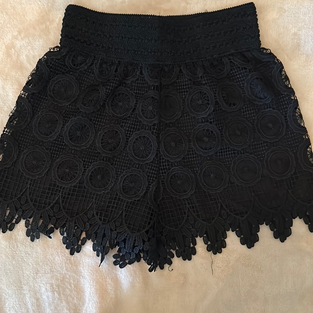 BLACK LACE SHORTS